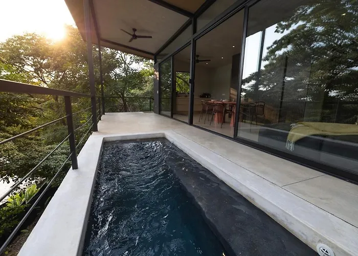 Villa Garden Treehouse Ikhaya *