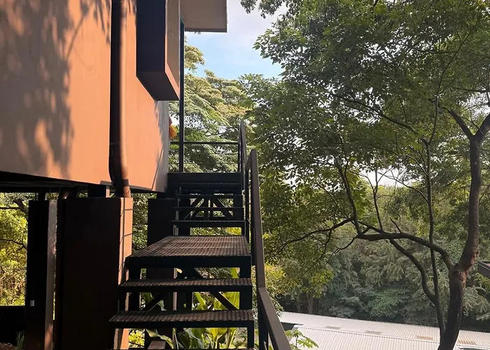 Villa Garden Treehouse Ikhaya