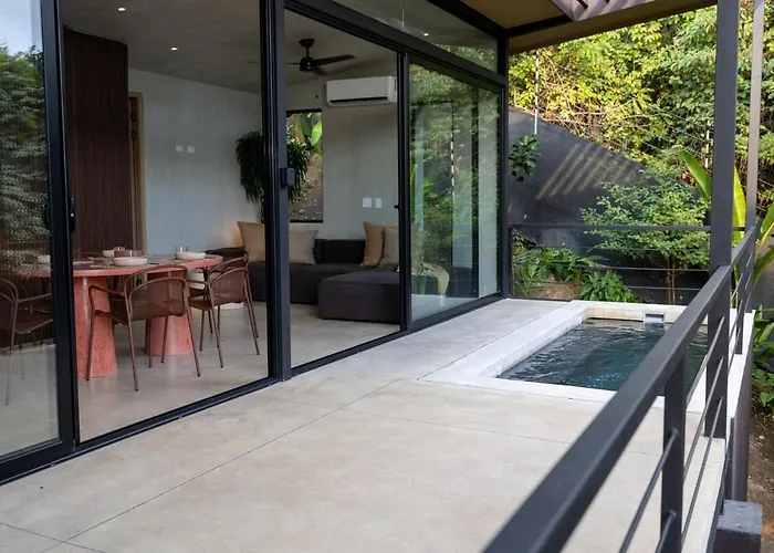 Villa Garden Treehouse Ikhaya