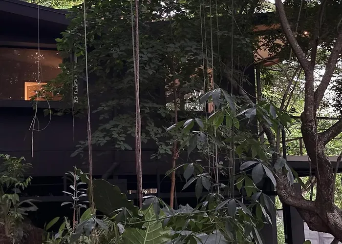 Villa Garden Treehouse Ikhaya