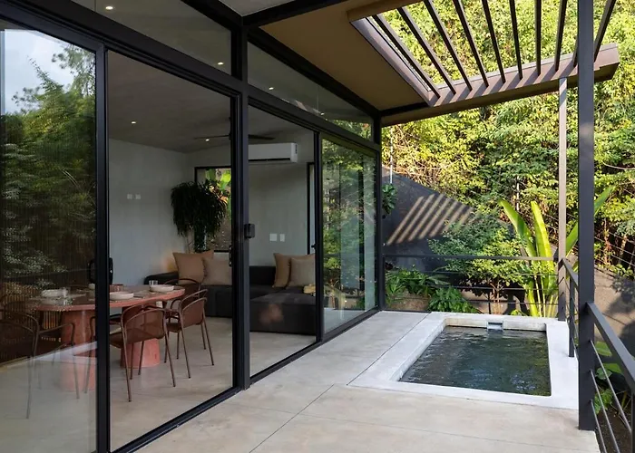 Villa Garden Treehouse Ikhaya