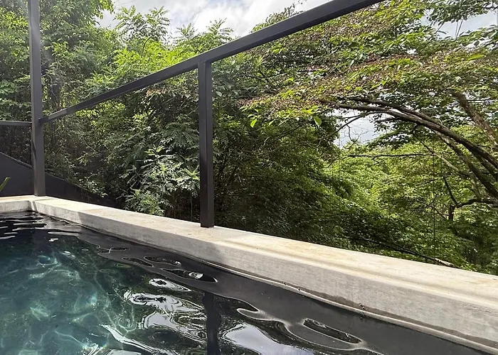 Garden Treehouse Ikhaya