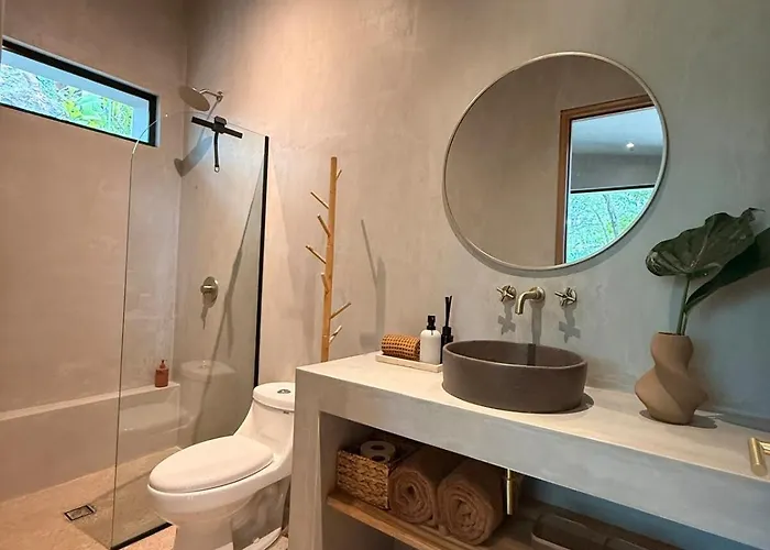 Villa Garden Treehouse Ikhaya
